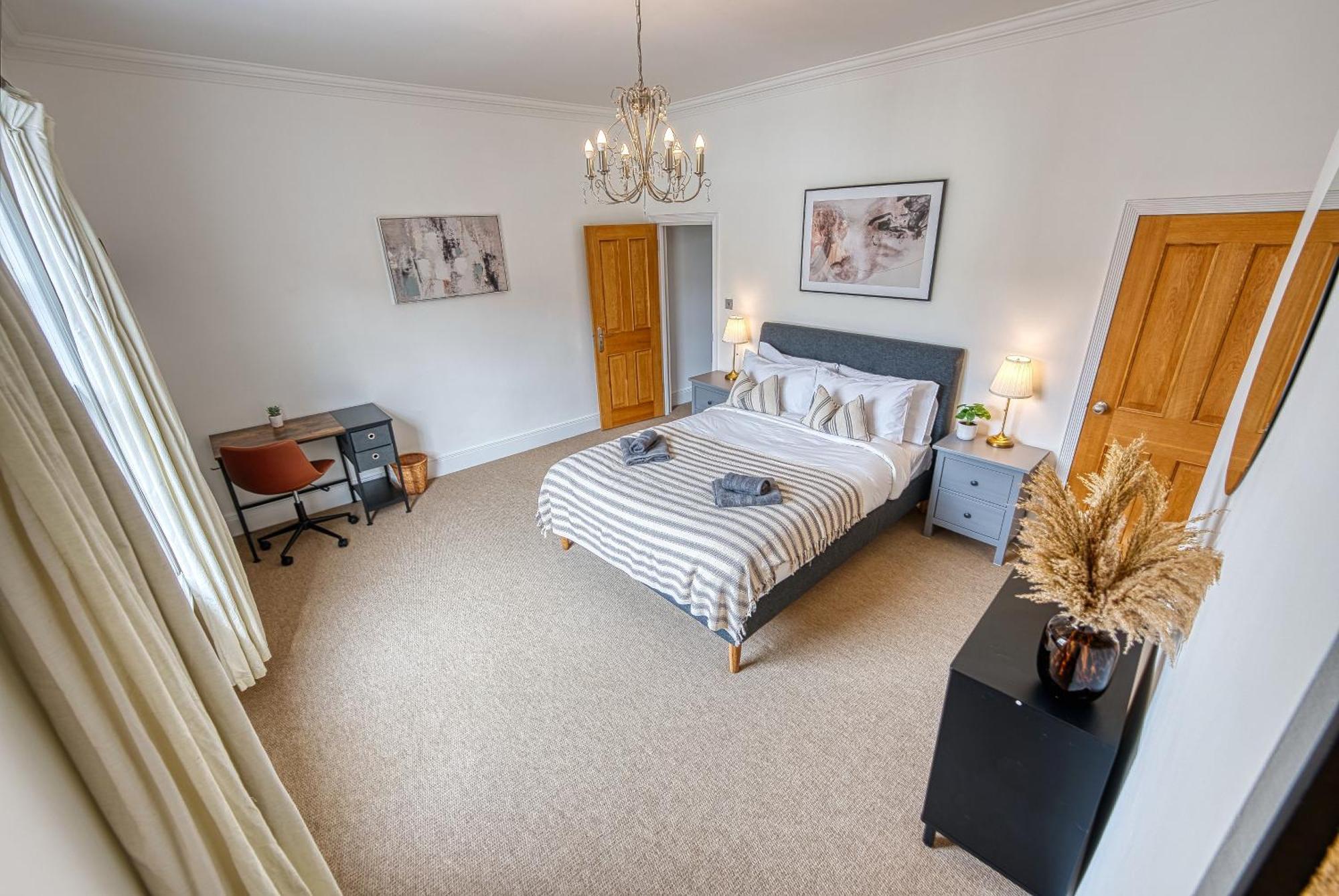 2-Bedroom Stunning, Modern & Spacious Apartment, Near Ocean Village, Central Southampton - Plenty Of Parking - By Blue Puffin Stays Exterior foto