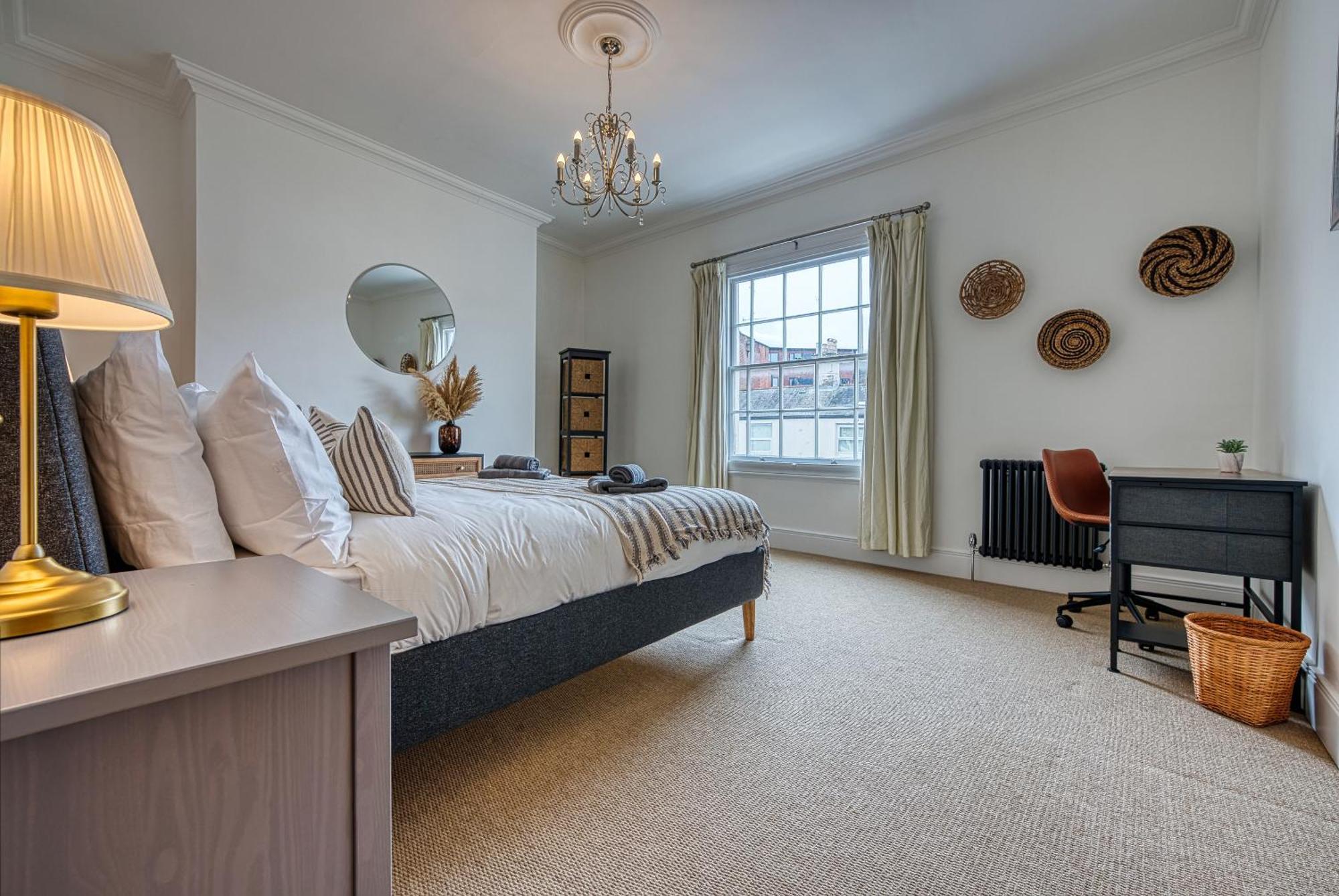 2-Bedroom Stunning, Modern & Spacious Apartment, Near Ocean Village, Central Southampton - Plenty Of Parking - By Blue Puffin Stays Exterior foto