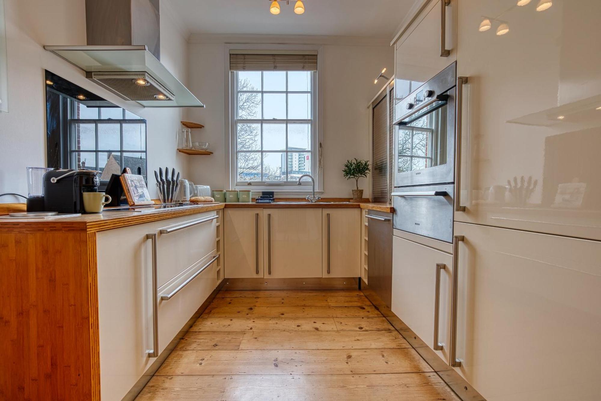 2-Bedroom Stunning, Modern & Spacious Apartment, Near Ocean Village, Central Southampton - Plenty Of Parking - By Blue Puffin Stays Exterior foto